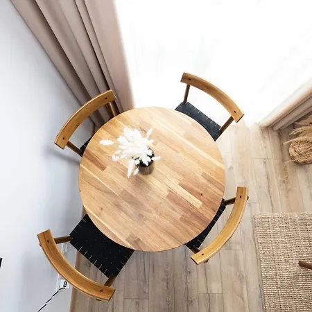 Smilga Apartment, By Cohost Palanga